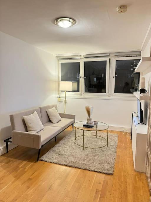 Appartement In Angel. *
