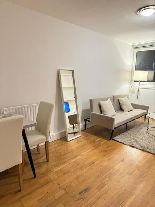Appartement In Angel. *